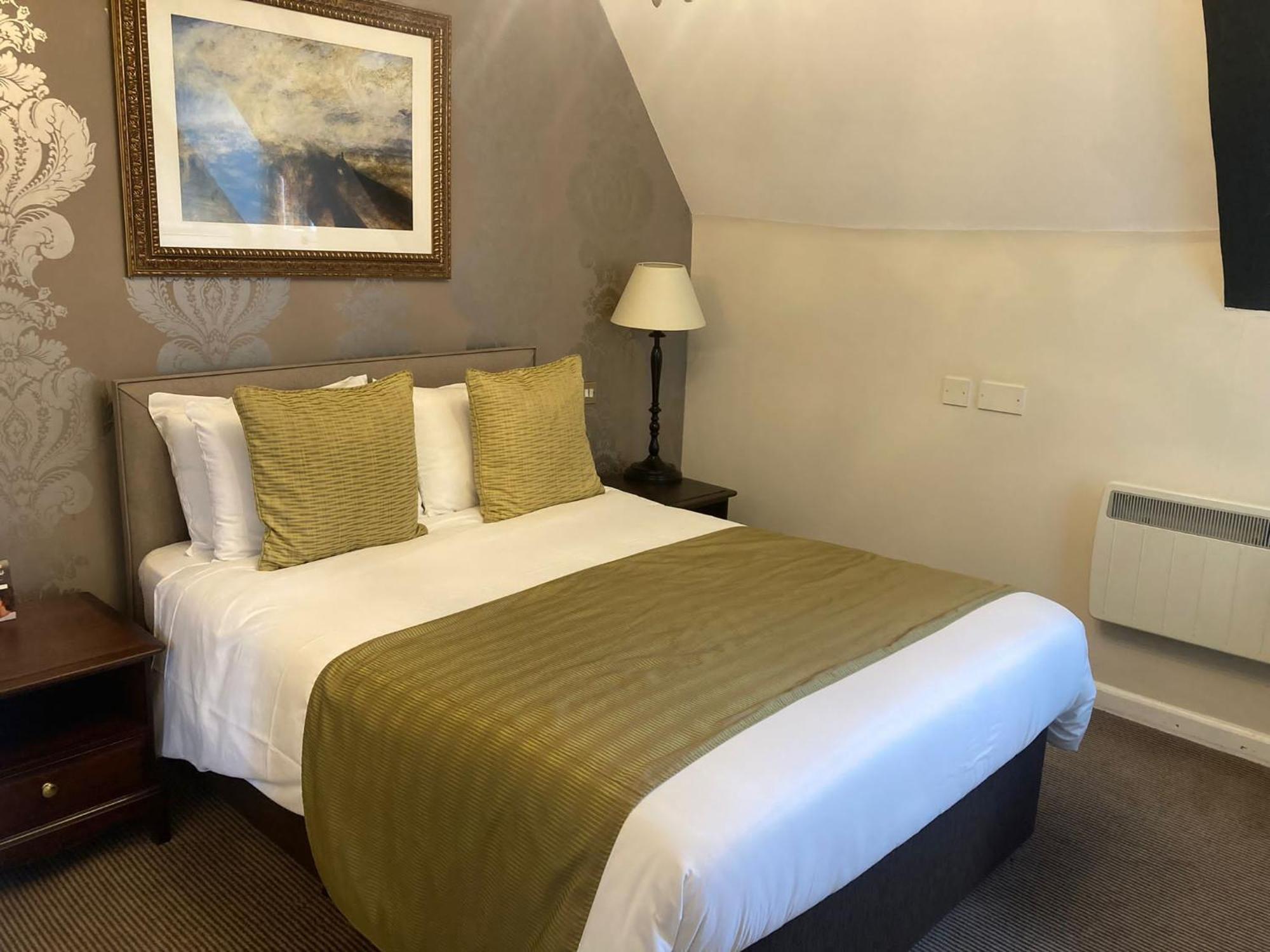 Saracens Head Hotel By Greene King Inns Towcester Ngoại thất bức ảnh