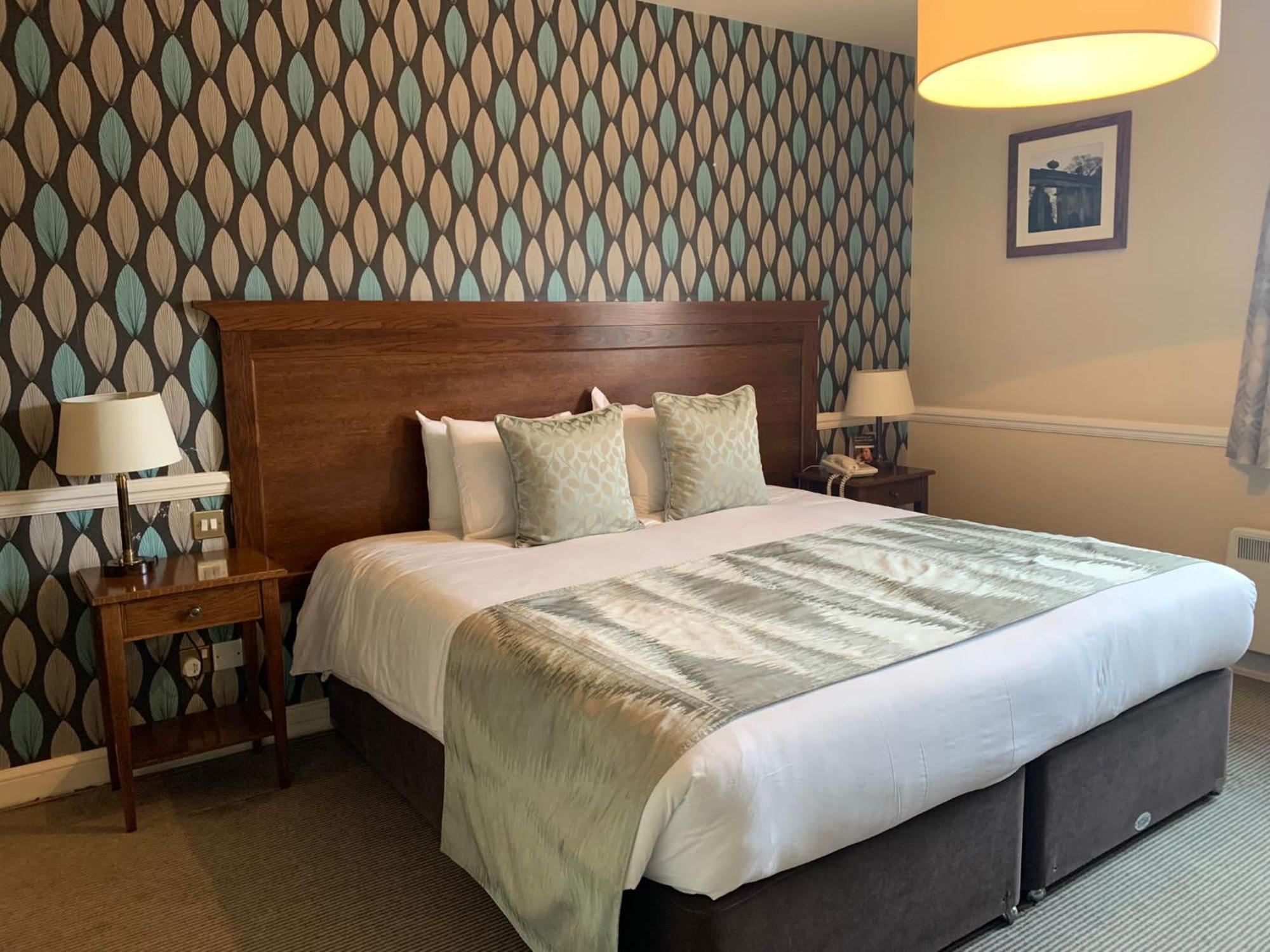 Saracens Head Hotel By Greene King Inns Towcester Ngoại thất bức ảnh