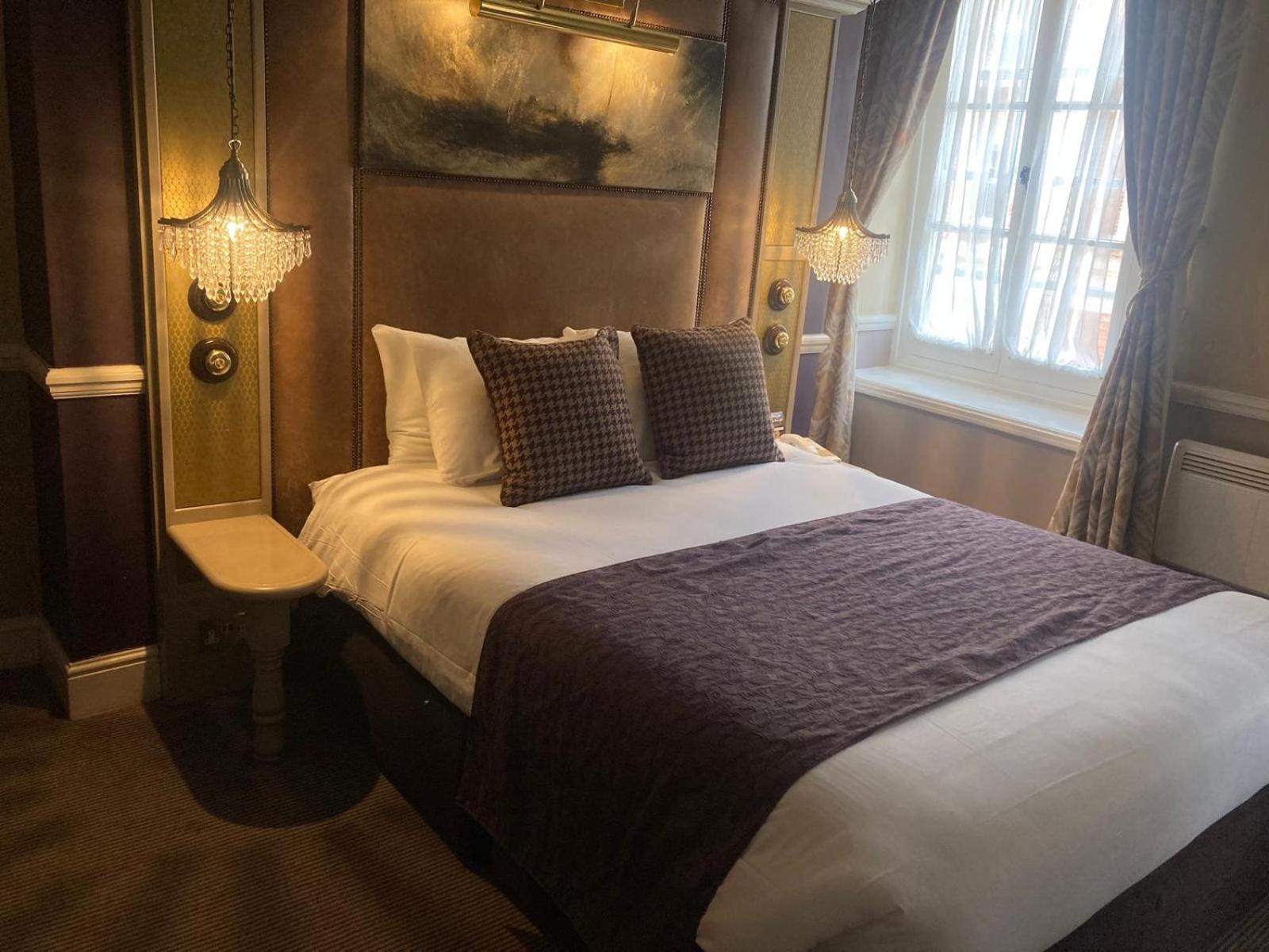 Saracens Head Hotel By Greene King Inns Towcester Ngoại thất bức ảnh