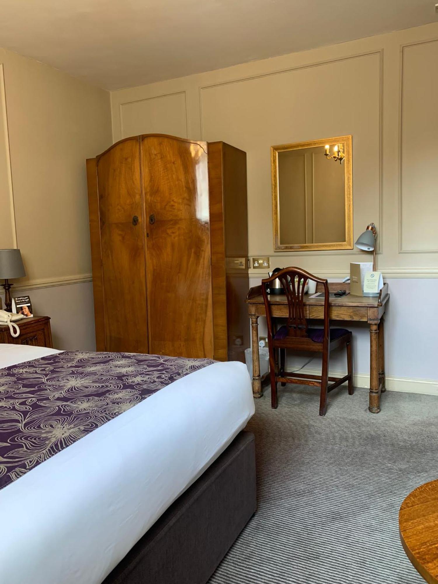 Saracens Head Hotel By Greene King Inns Towcester Ngoại thất bức ảnh