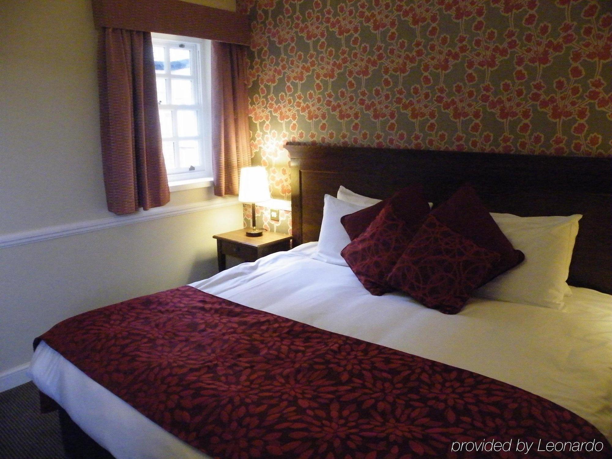 Saracens Head Hotel By Greene King Inns Towcester Ngoại thất bức ảnh