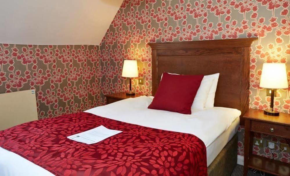 Saracens Head Hotel By Greene King Inns Towcester Ngoại thất bức ảnh